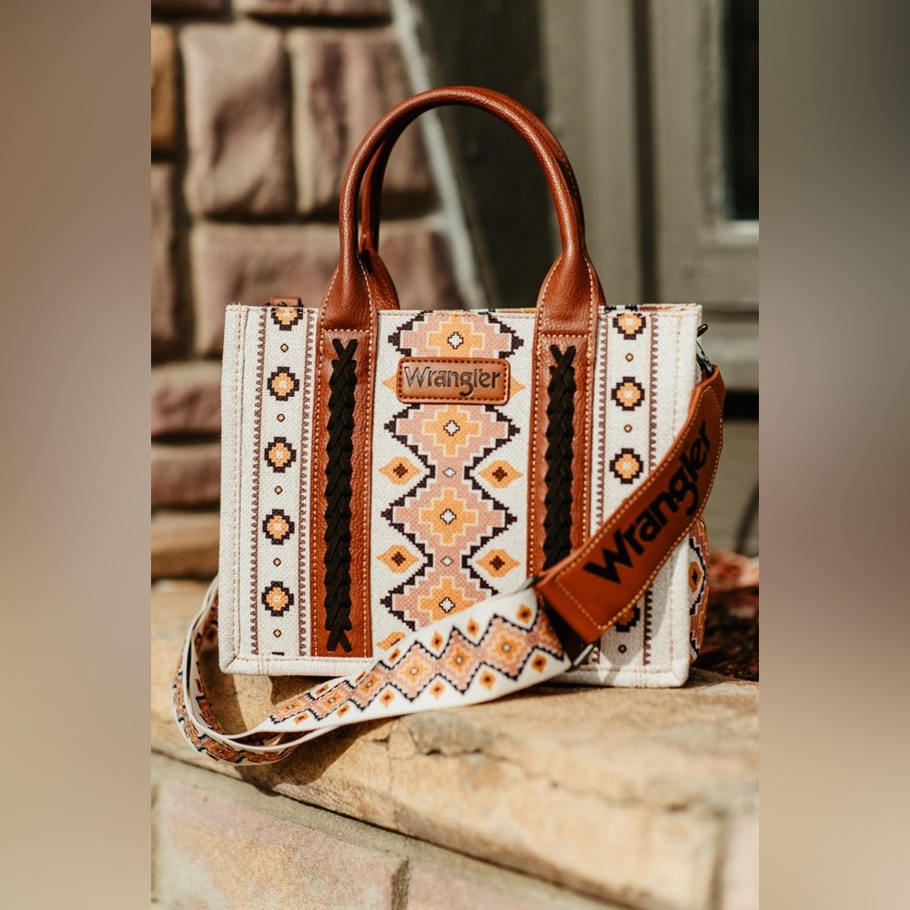 Viral Wrangler bag